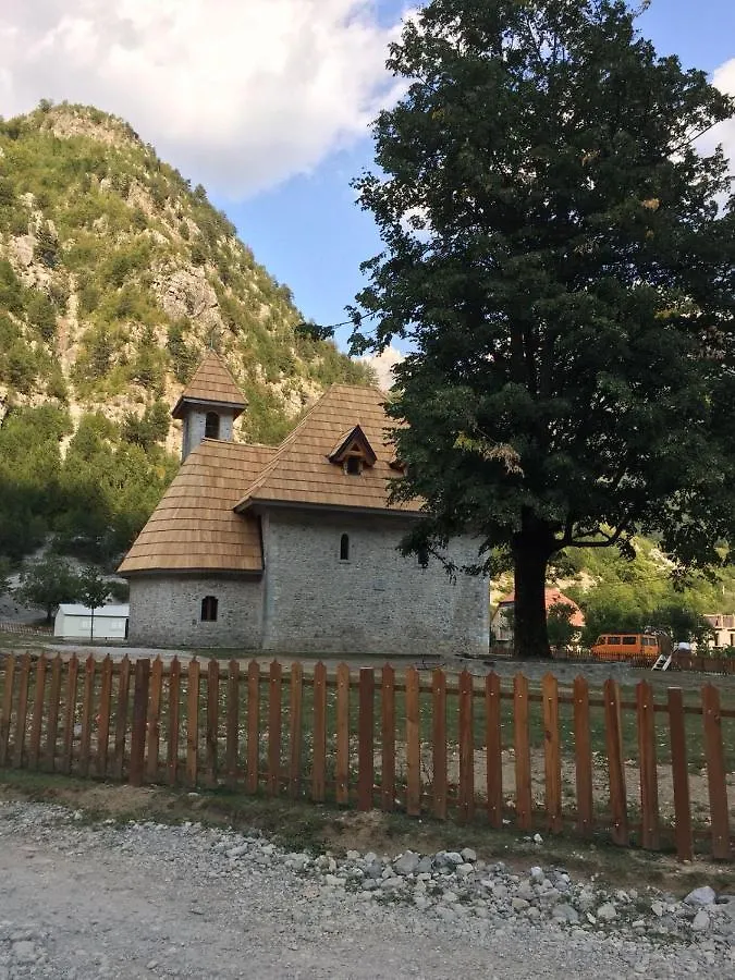 Bed and Breakfast Bujtina Pllumi Тети