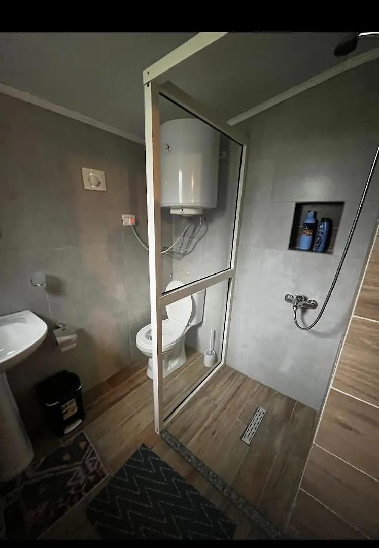 Bed and Breakfast Bujtina Pllumi Theth 0*,  Albania